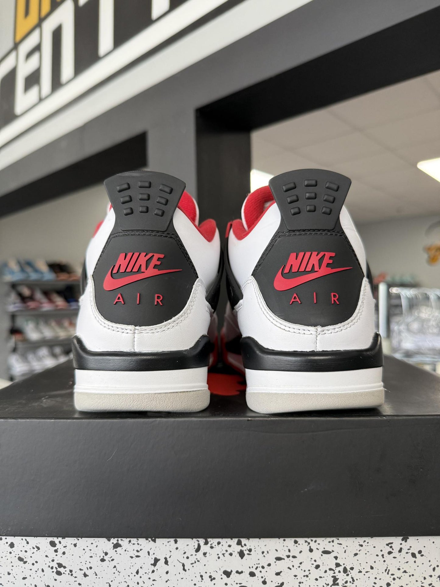 Jordan 4 Fire Red Used Size 6Y/7.5W