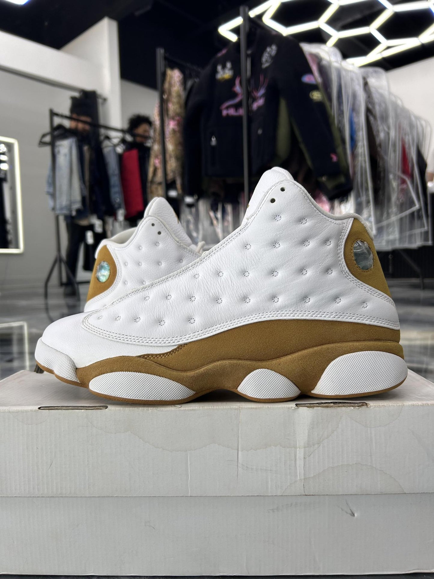 Jordan 13 "Wheat" Used Size 11.5