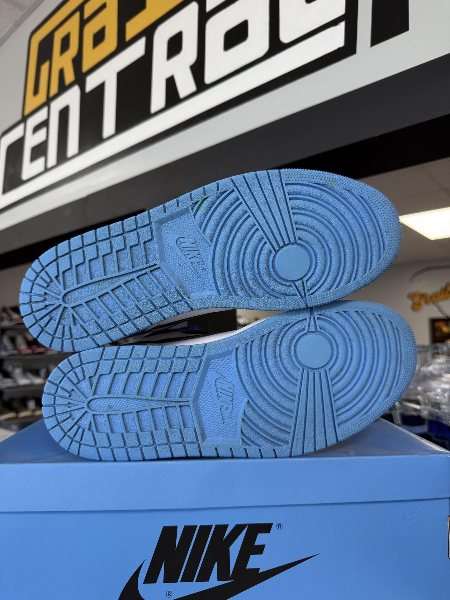Jordan 1 "UNC Toe" Used Size 11