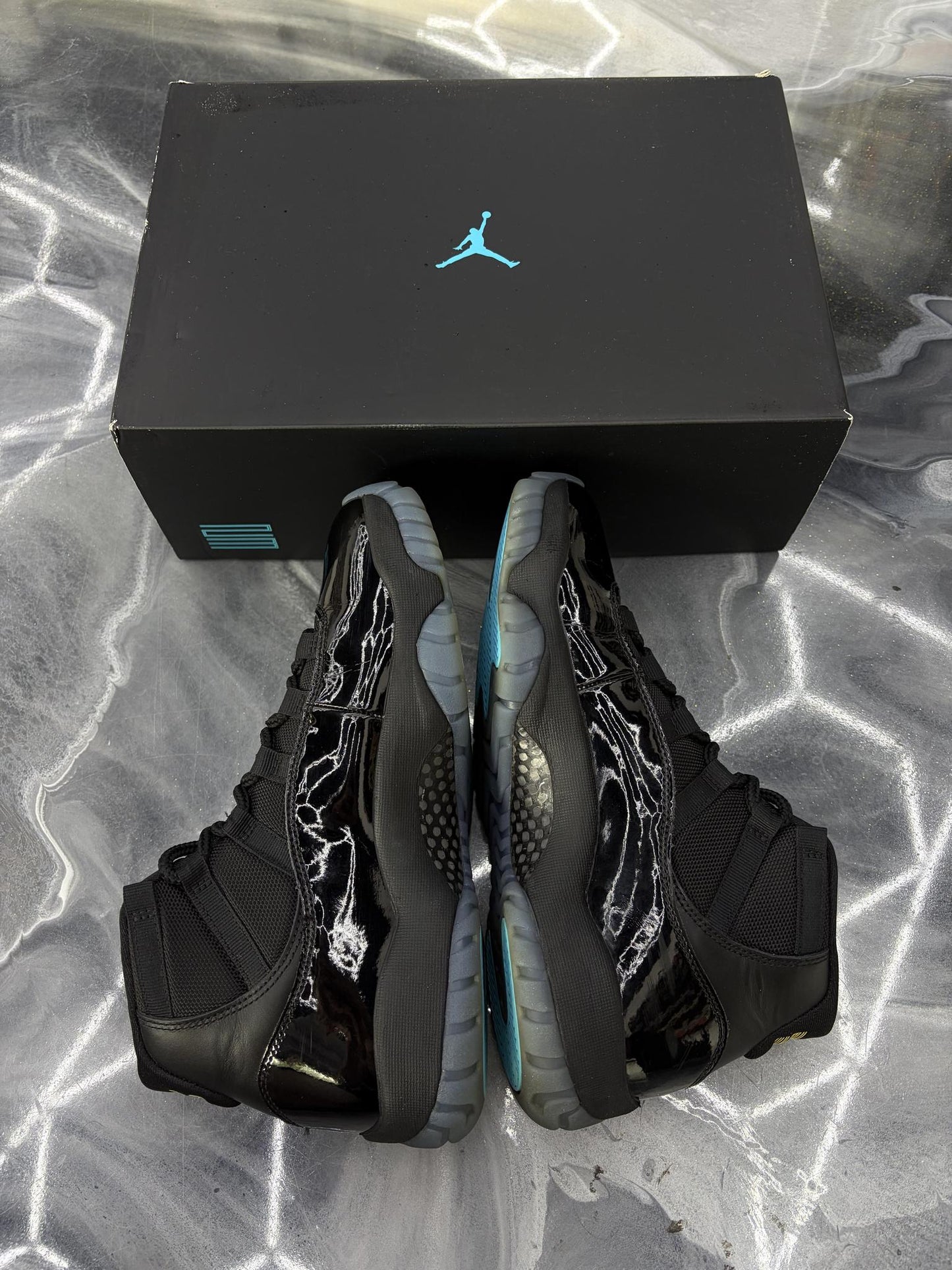 Jordan 11 "Gamma" Used Size 9