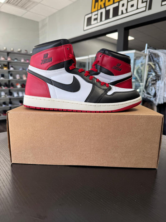 Jordan 1 "Black Toe Reimagined" Used Size 11