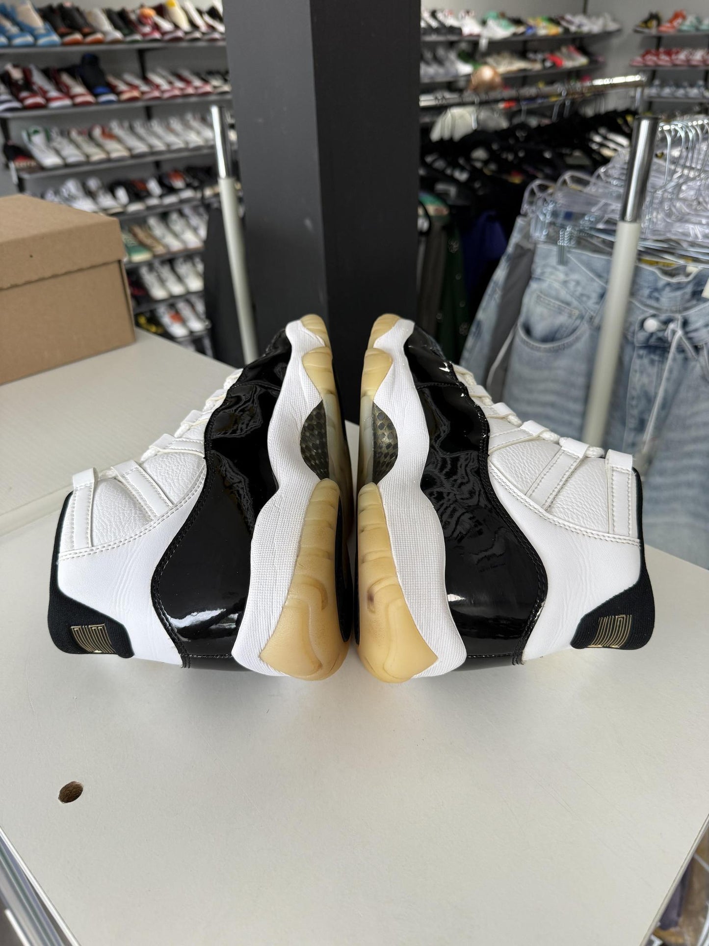 Jordan 11 "Gratitude" Used Size 8
