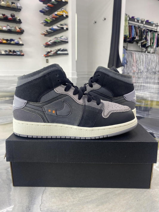 Jordan 1 Mid Craft "Inside Out Black" Used Size 5Y/6.5W