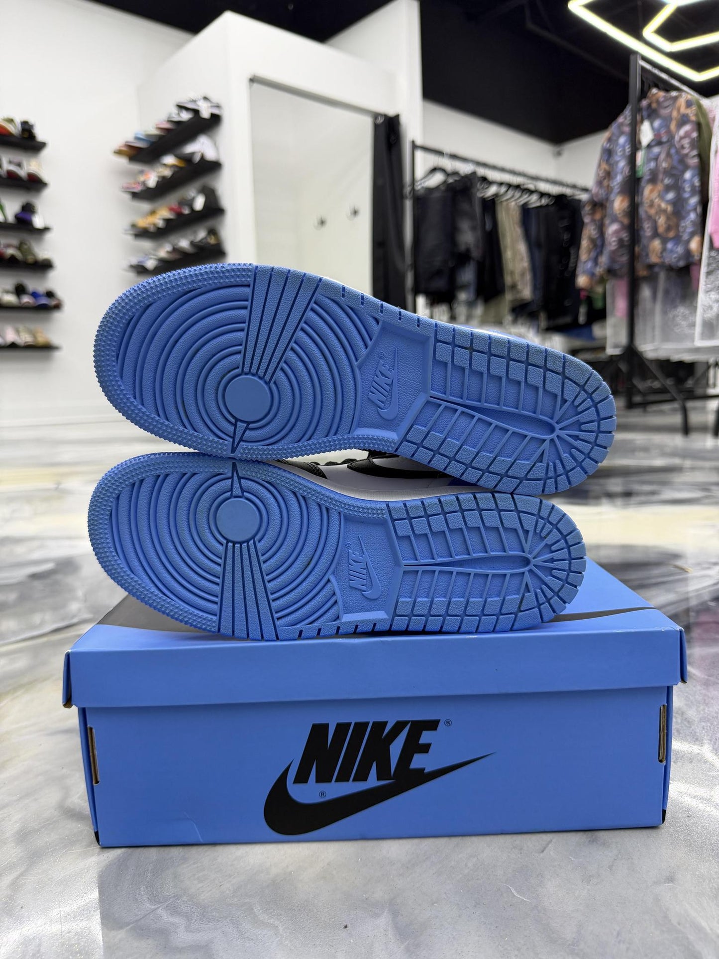 Jordan 1 UNC Toe Used Size 5.5Y/7W