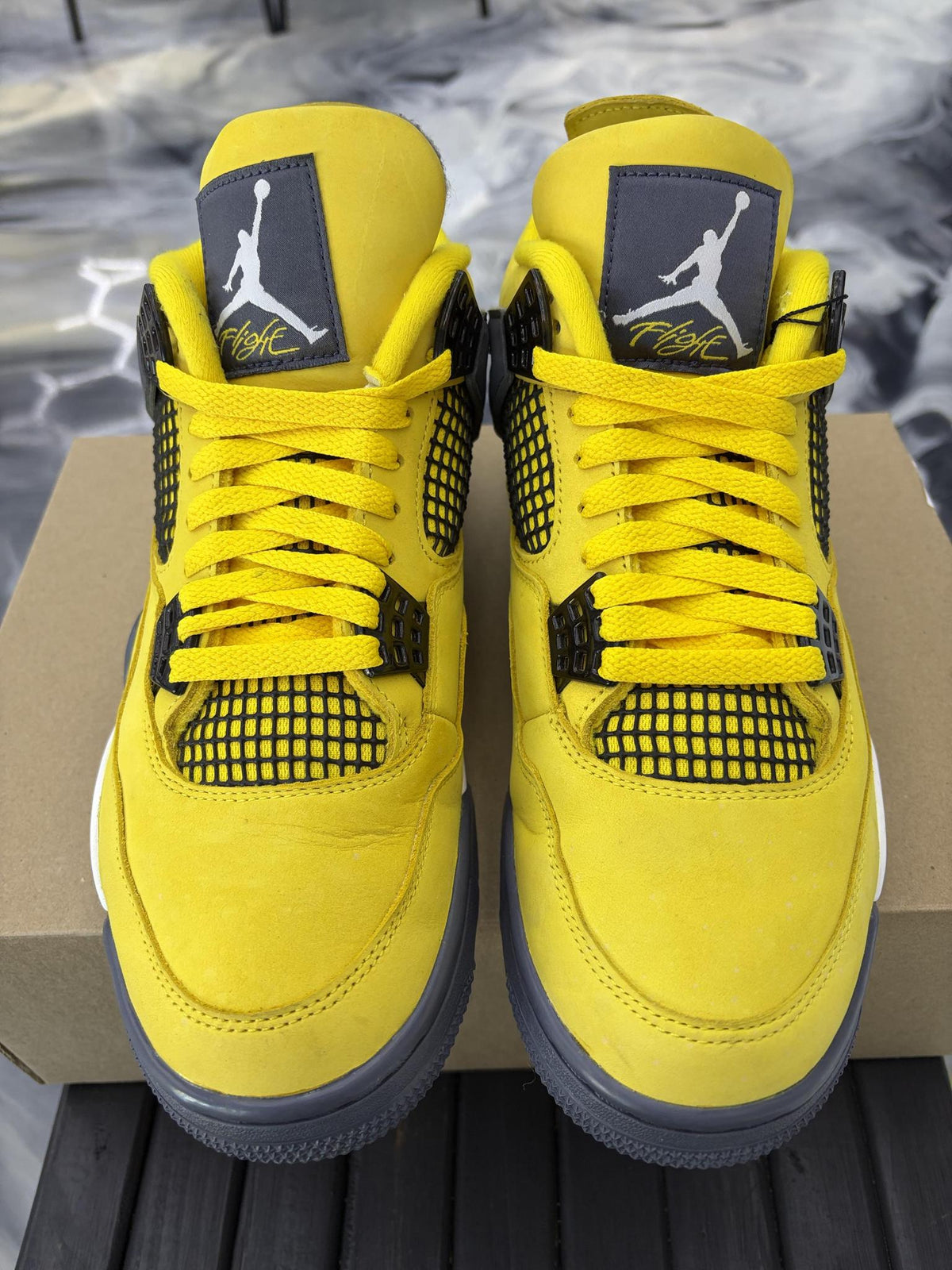 Jordan 4 "Lightning" Used Size 9.5