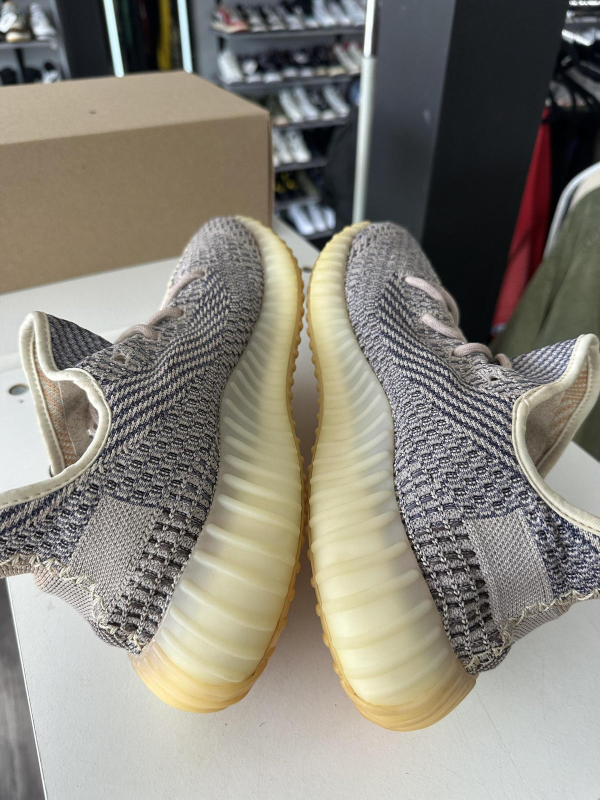 Yeezy 350 "Ash Pearl" Used Size 11.5