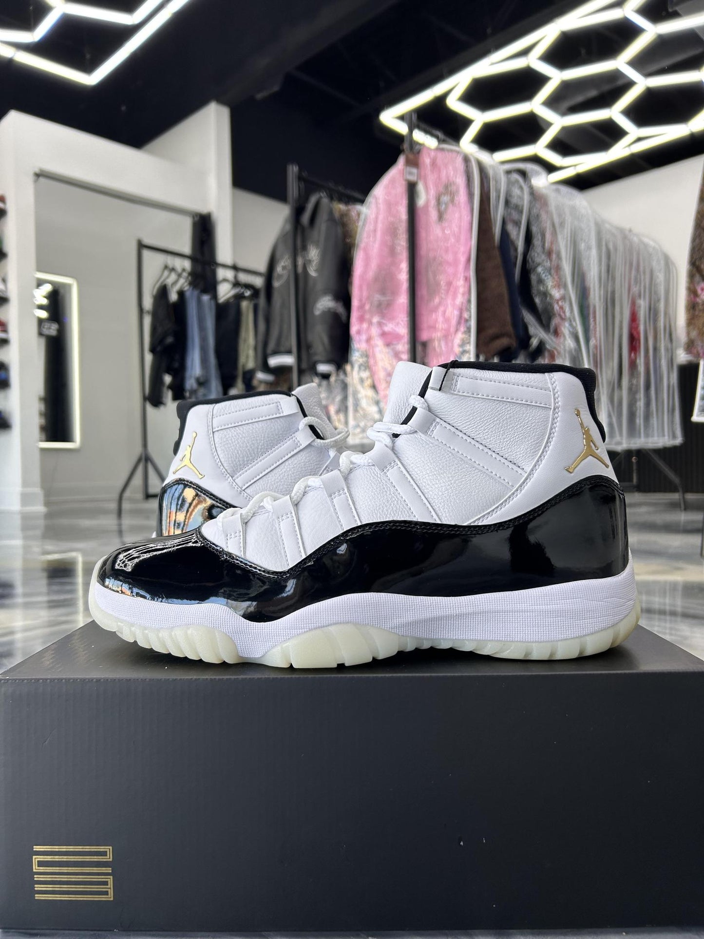 Jordan 11 "Gratitude" Used Size 13