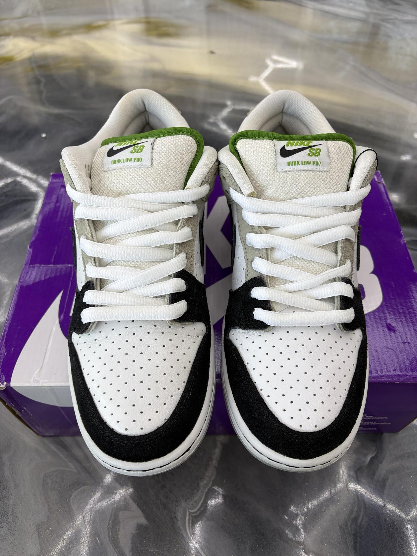 Nike SB Dunk Low "Chlorophyll" Used Size 9.5