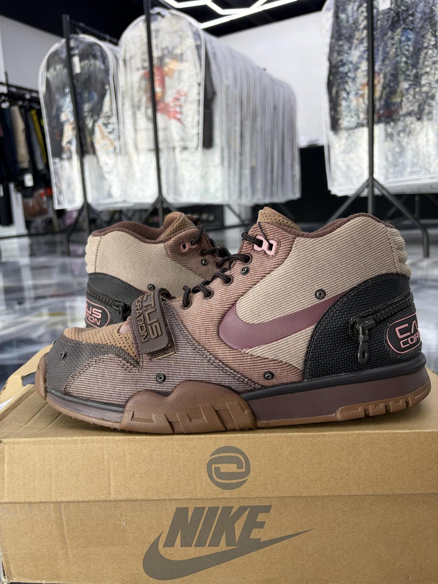 Air Trainer x Cactus Jack "Brown" Used Size 11.5