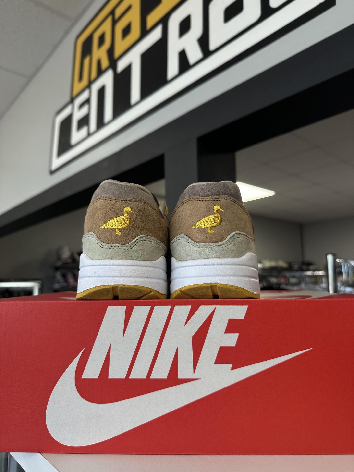 Nike AM1 "Duck Pecan Yellow Ochre" Used Size 9.5