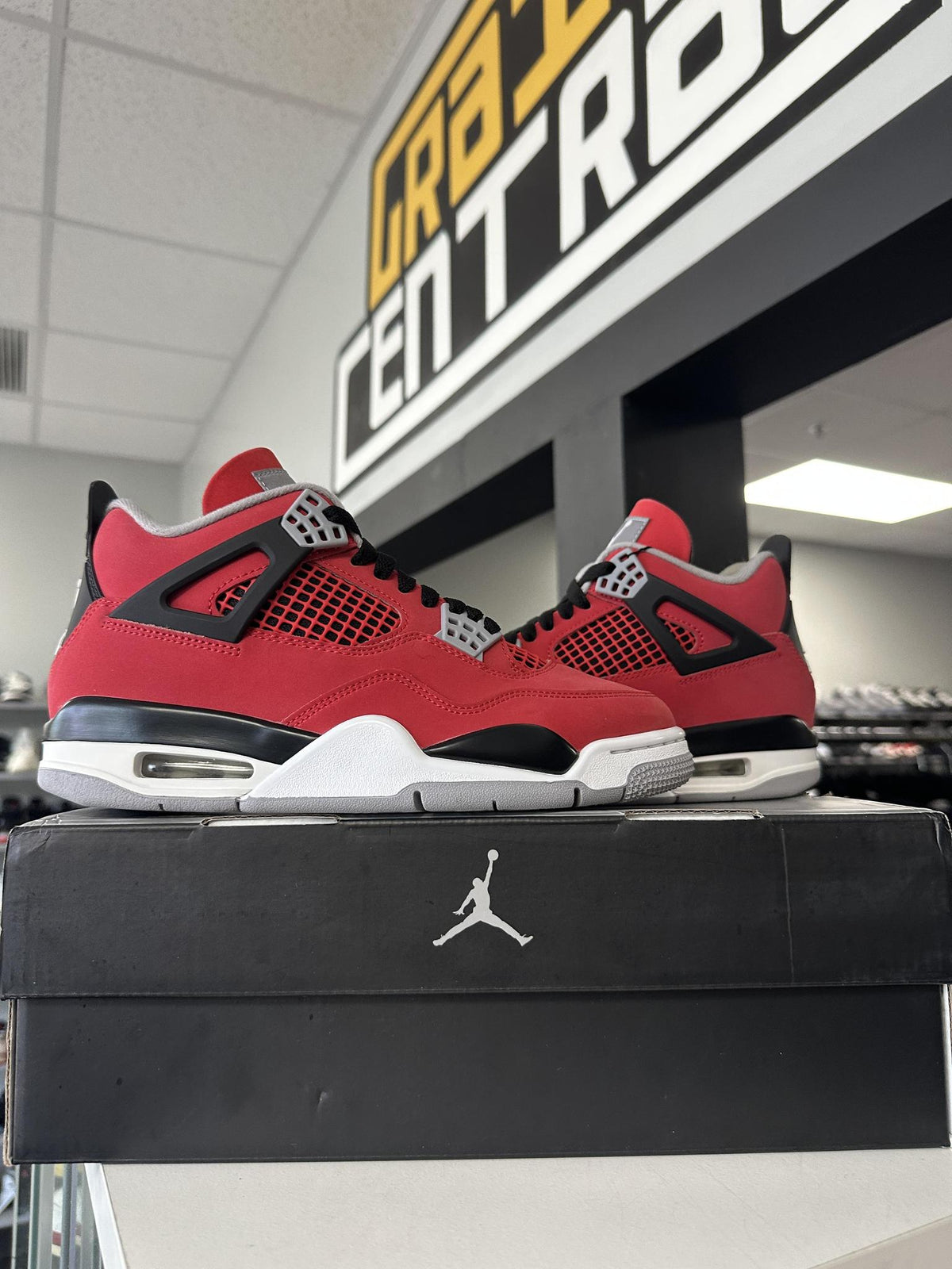 Jordan 4 "Toro" Size 7Y/8.5W Used