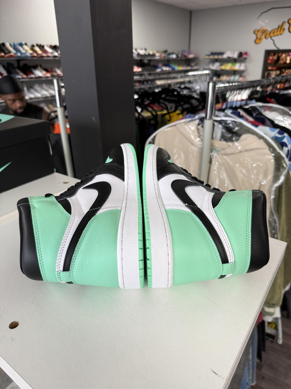 Jordan 1 "Green Glow" Used Size 11