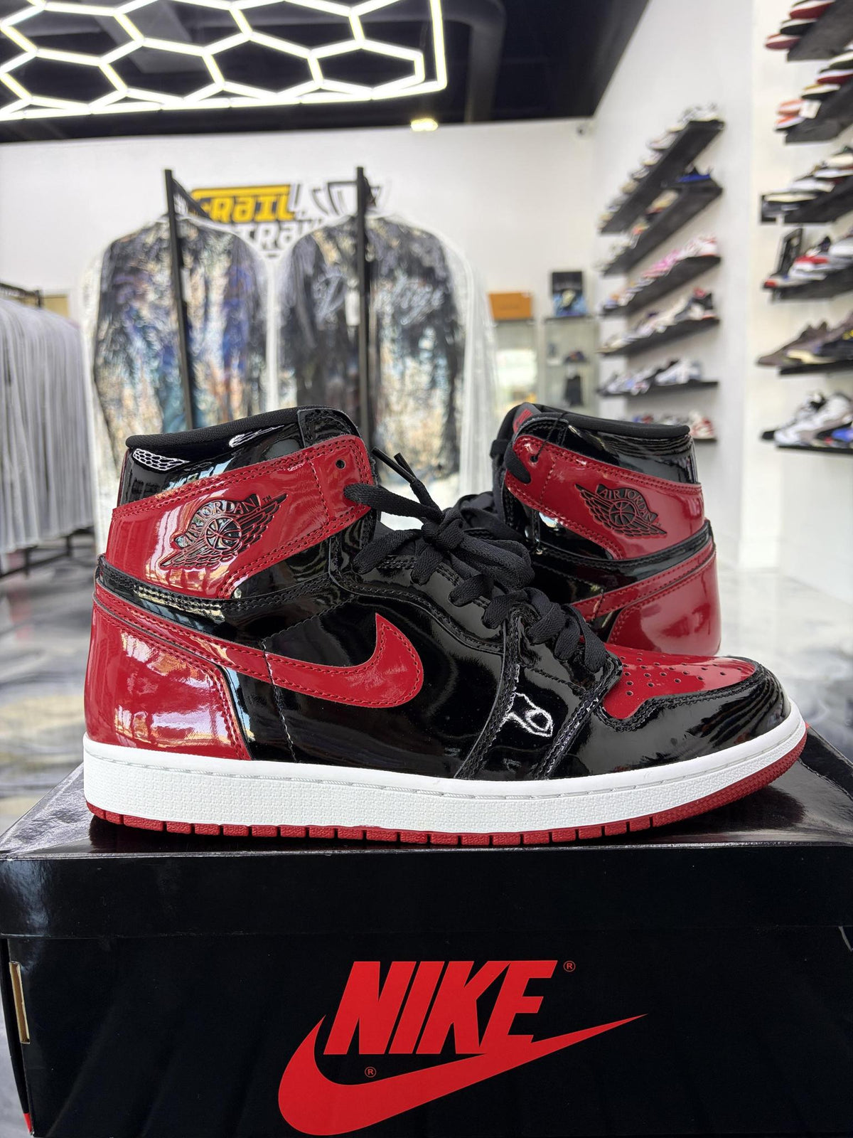 Jordan 1 "Bred Patent" Used Size 11
