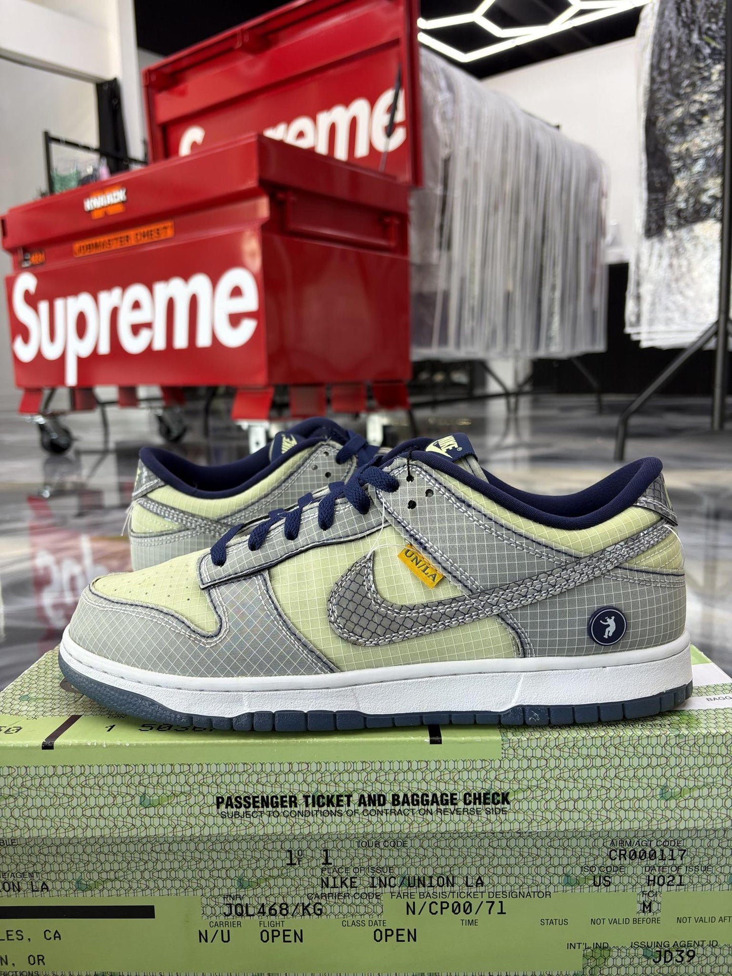 Nike Dunk Low Union "Pistachio" Used Size 10.5