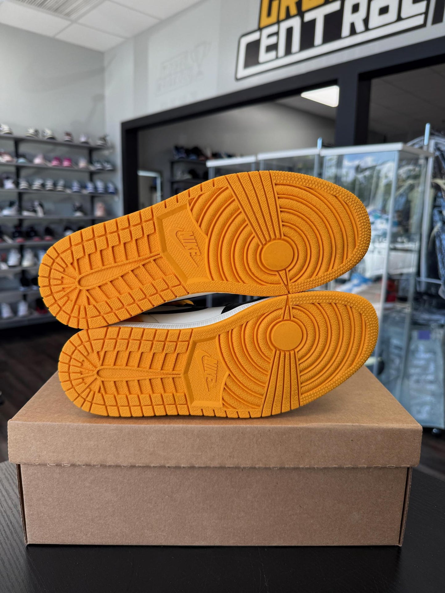 Jordan 1 "Yellow Toe" Used Size 8