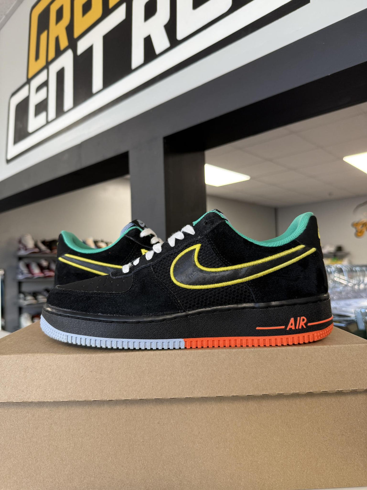 Nike Air Force 1 Black "Multi Color" Used Size 8.5