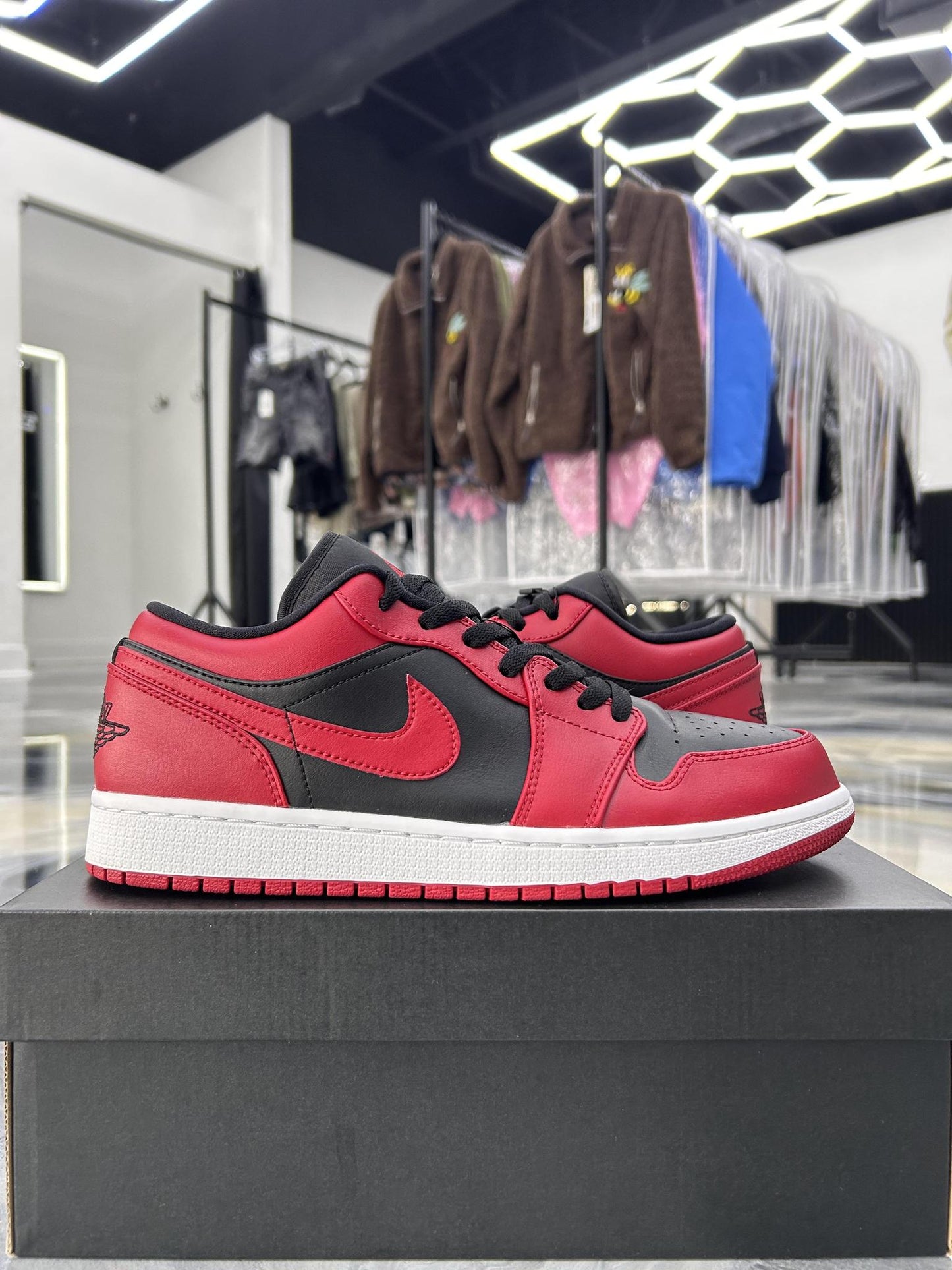 Jordan 1 Low "Reverse Bred" Used Size 9.5