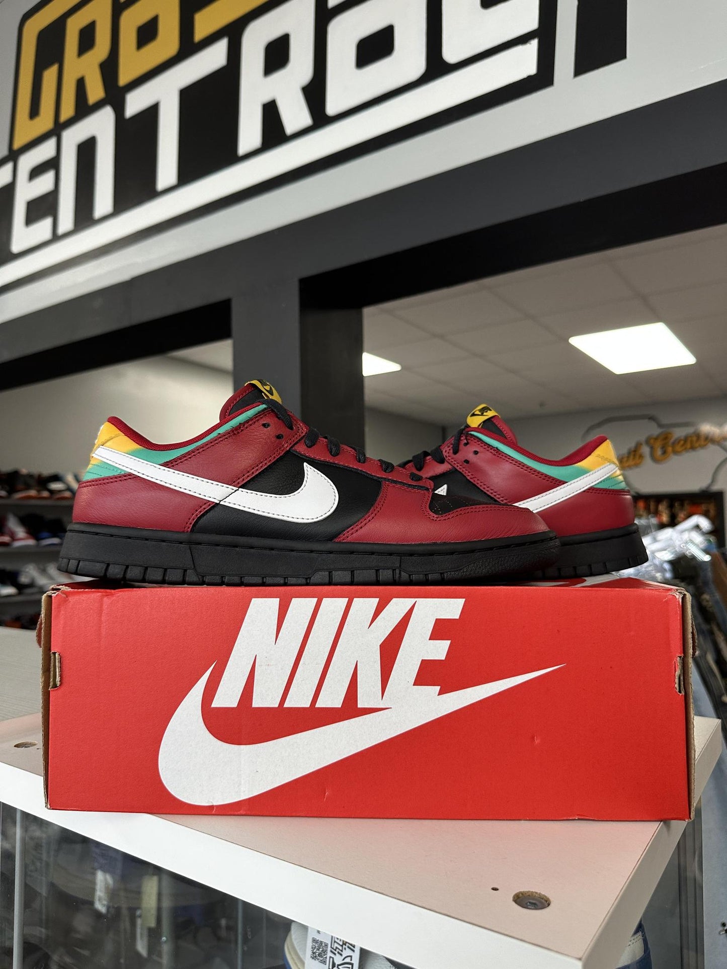 Nike Dunk Low "Multicolor Red" Size 11