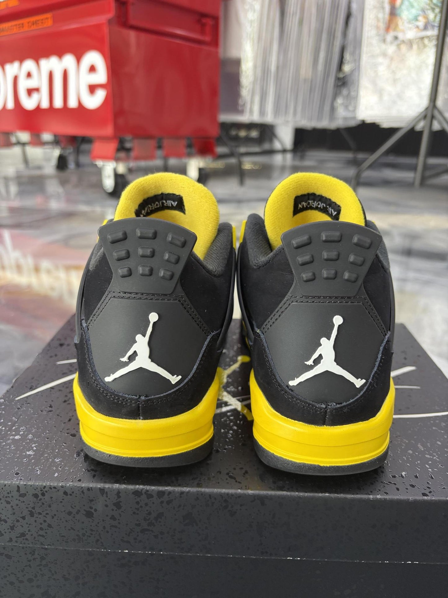 Jordan 4 "Thunder" Used Size 6Y/7.5W