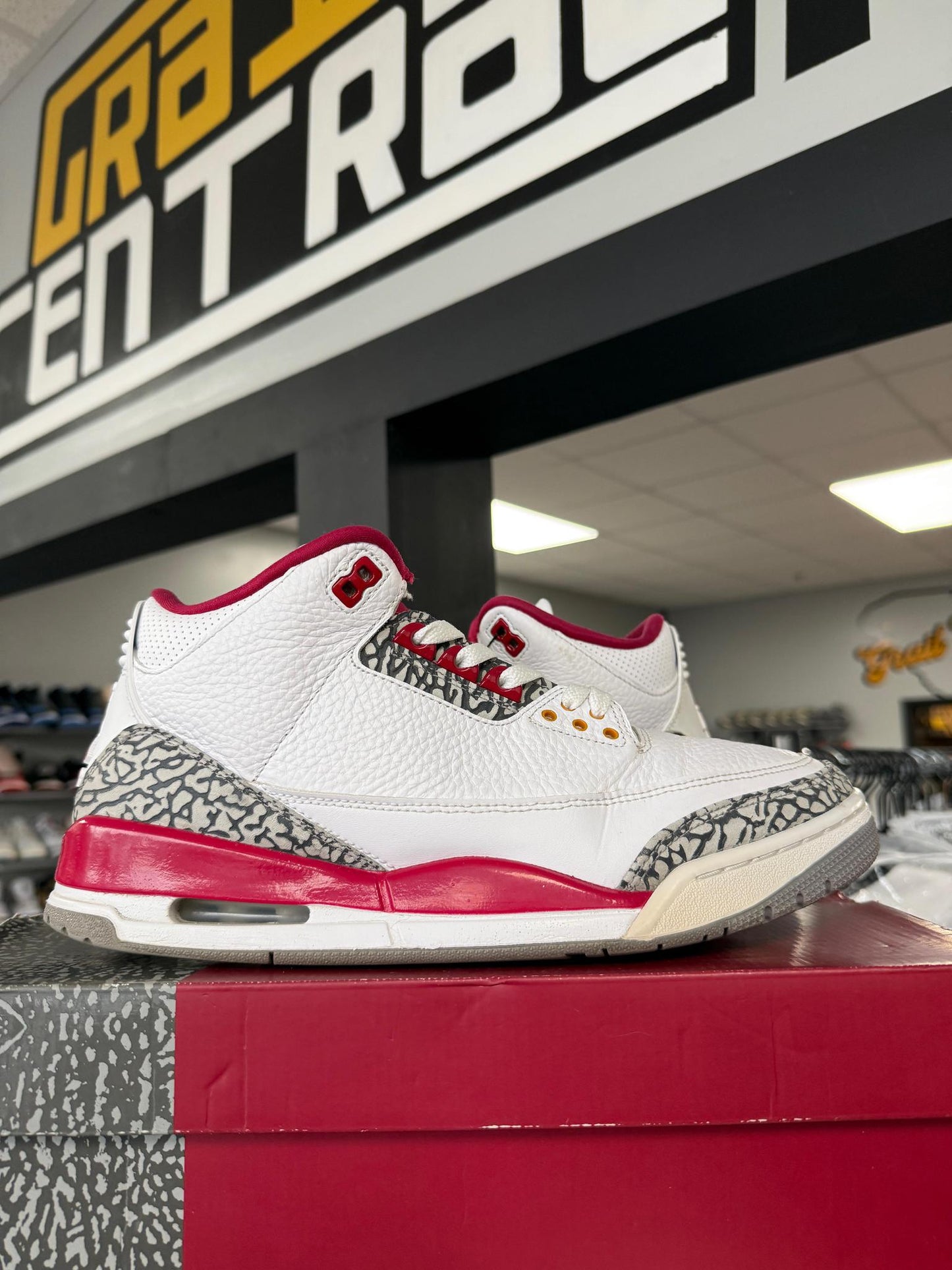 Jordan 3 "Cardinal" Used Size 11