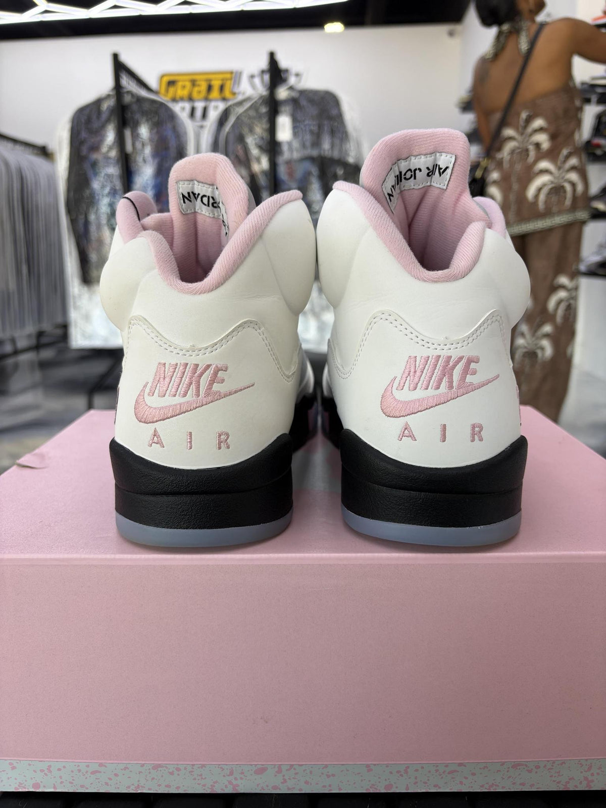 Jordan 6 "Soft Pink" Used Size 10