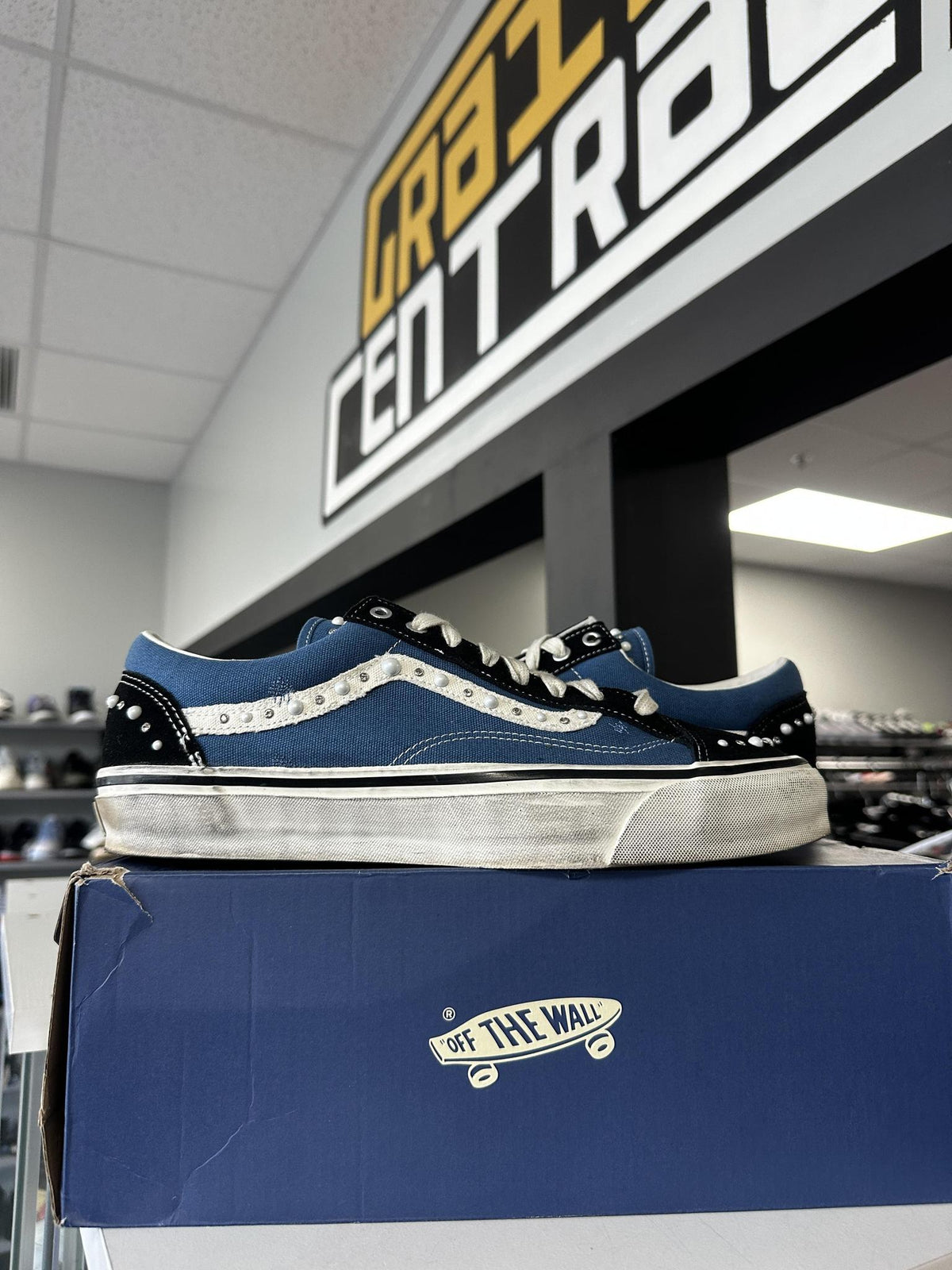 Vans Old Skool "Pearlized Navy" Used Size 12