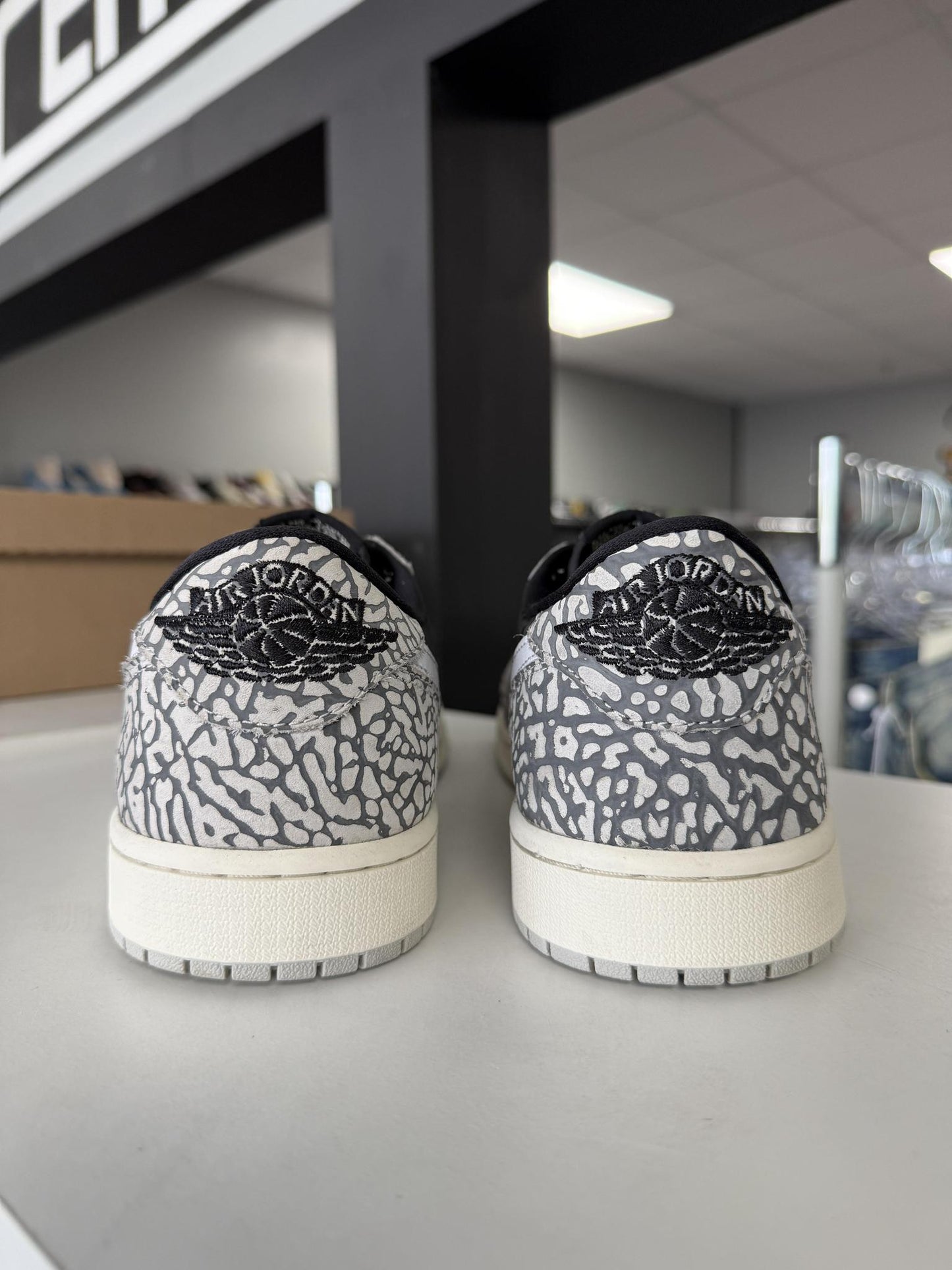 Jordan 1 Low "Elephant Print" Used Size 10.5