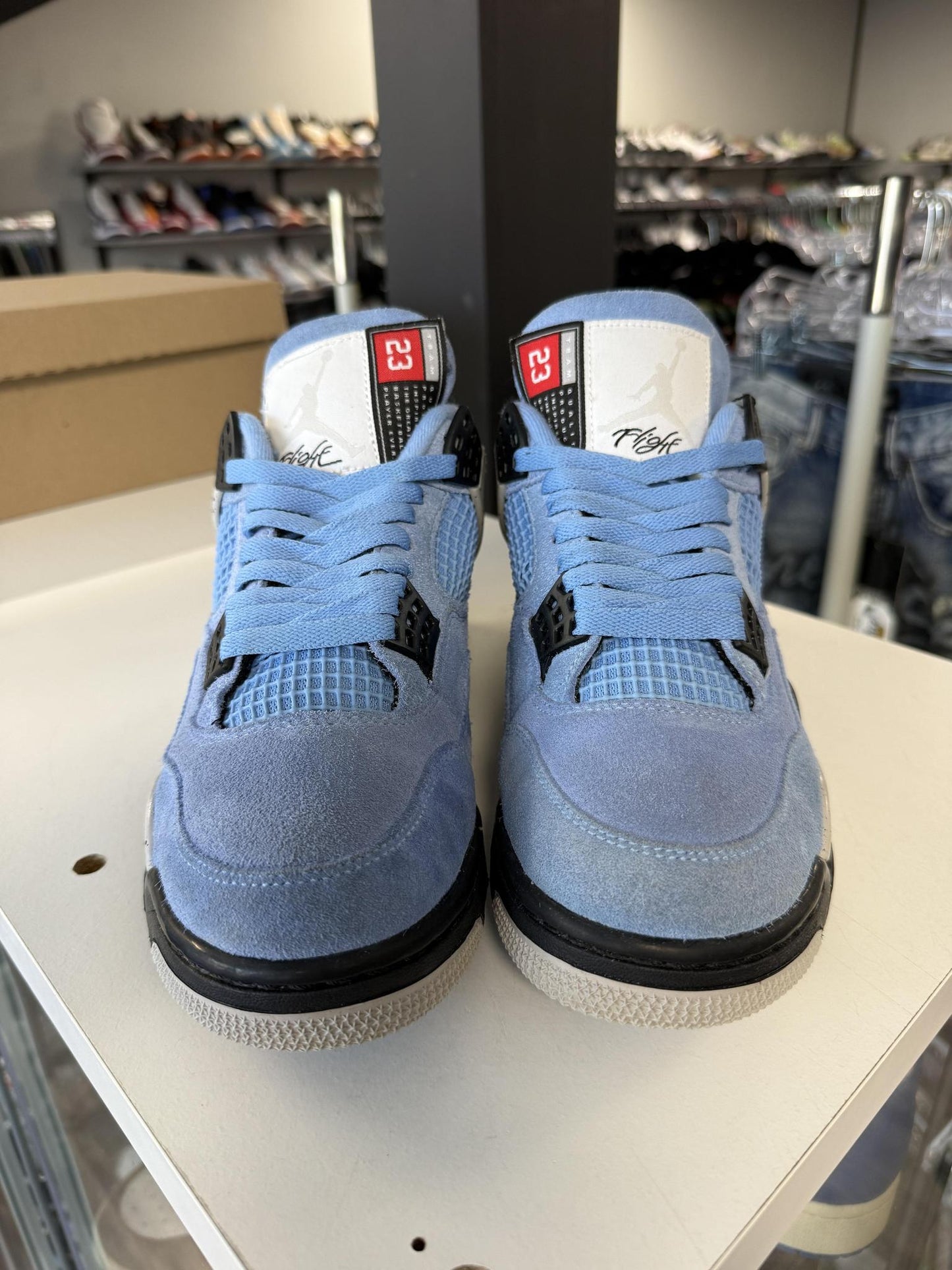 Jordan 4 "University Blue" Used Size 8.5