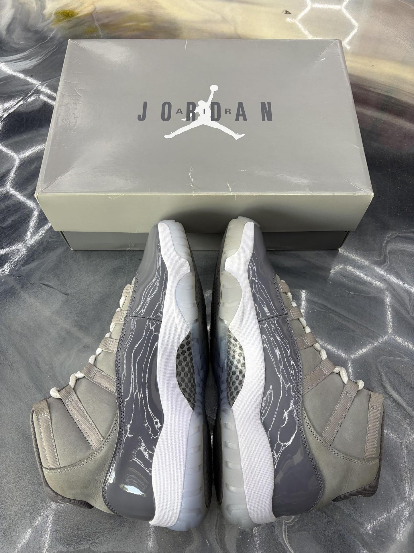 Jordan 11 "Cool Grey" Used Size 9