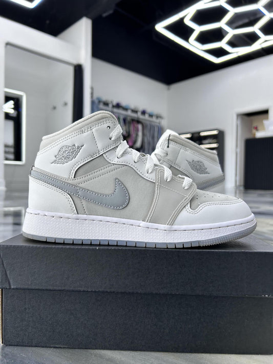 Jordan 1 Mid "White Metallic" Used Size 5Y/6.5W