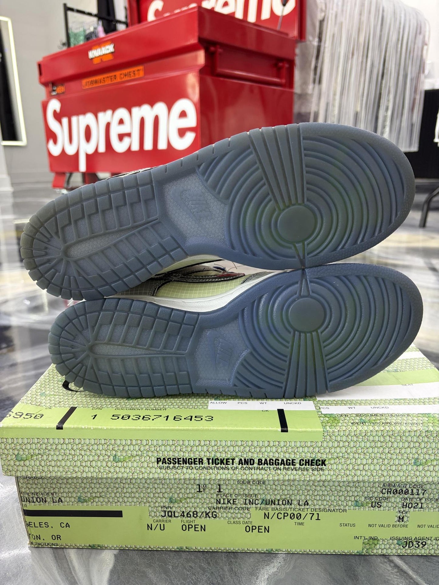 Nike Dunk Low Union "Pistachio" Used Size 10.5