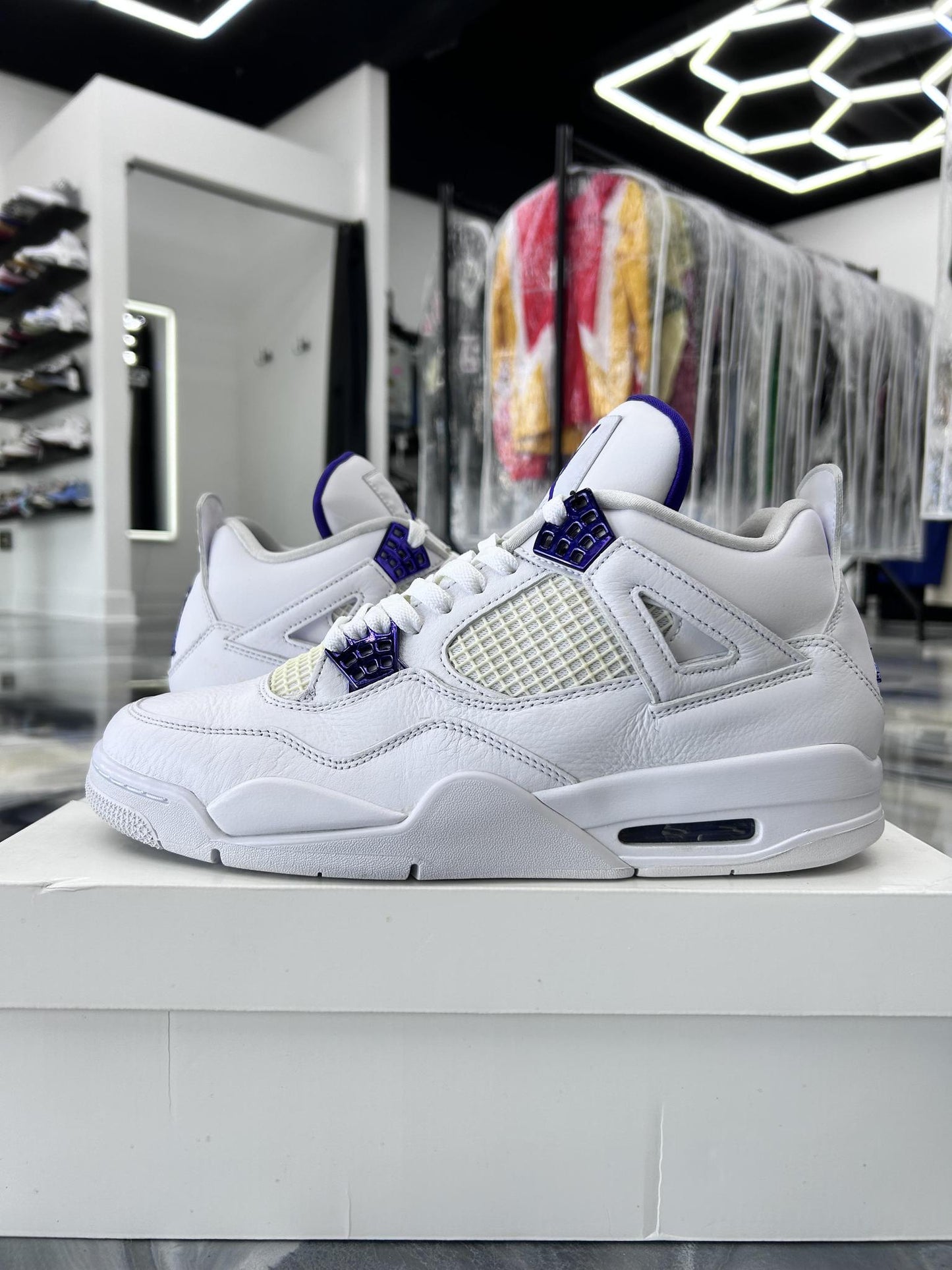 Jordan 4 "Metallic Purple" Used Size 11