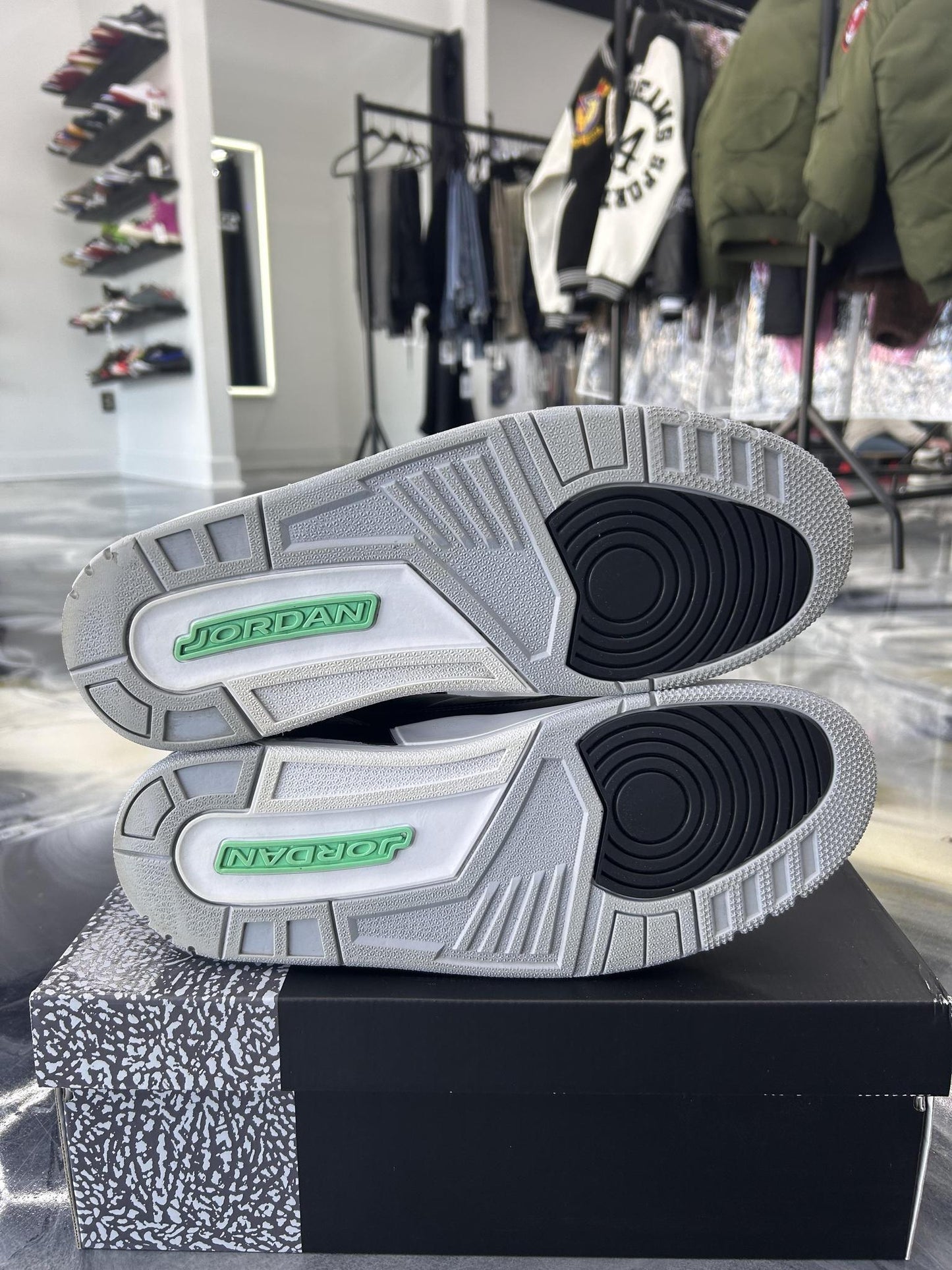 Jordan 3 "Green Glow" Used Size 13