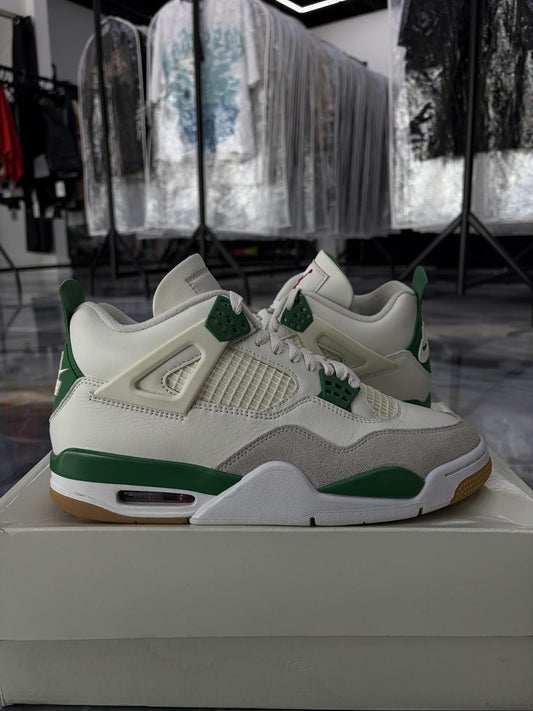 Jordan 4 SB "Pine Green" Used Size 9