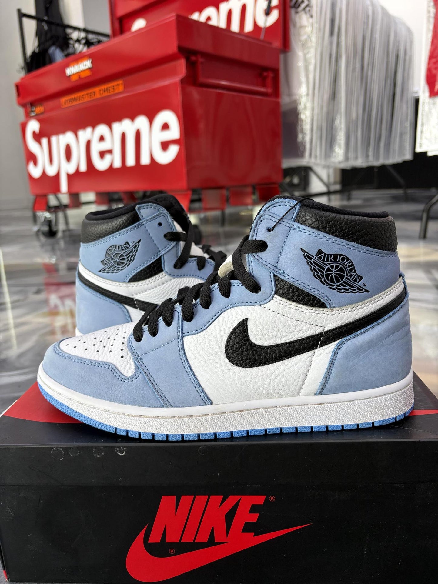 Jordan 1 High "University Blue" Used Size 8.5