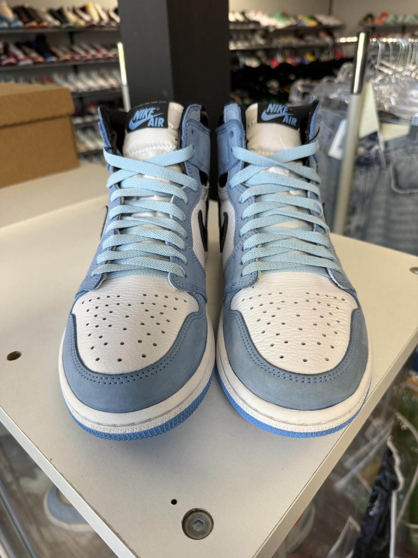 Jordan 1 "University Blue" Used Size 9