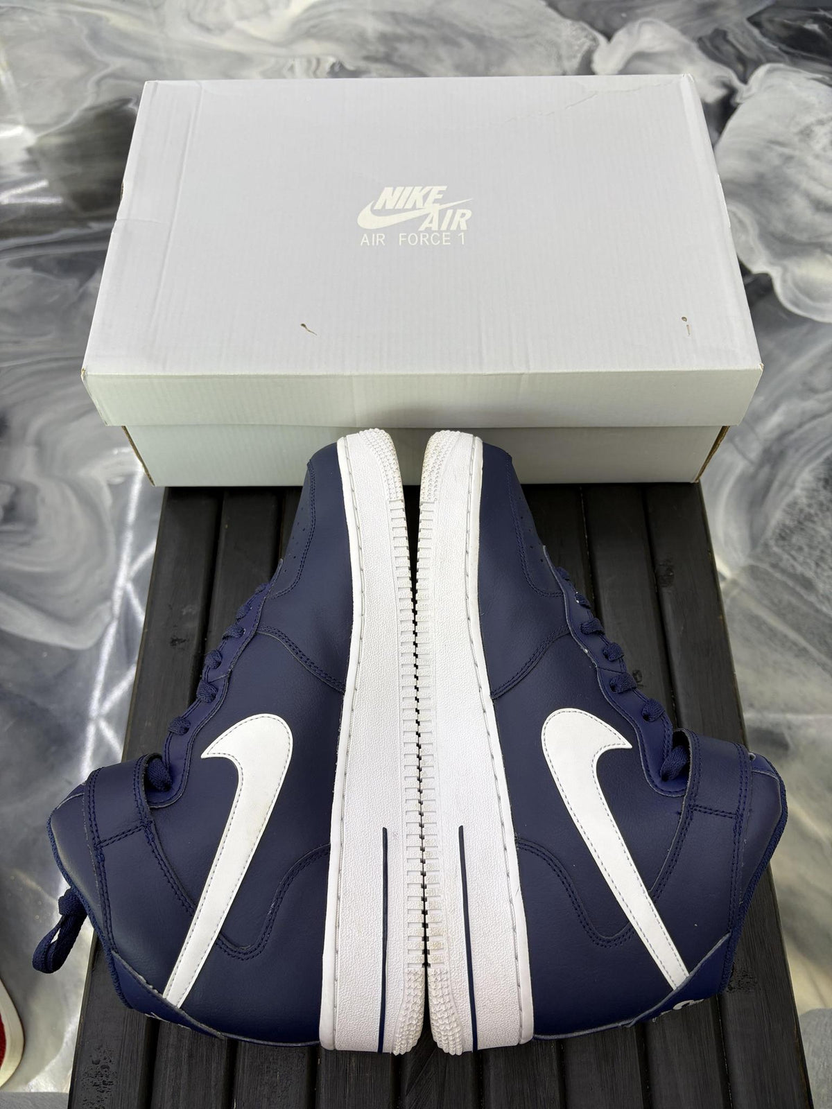 Nike Air Force 1 Mid "Midnight Navy" Used Size 9