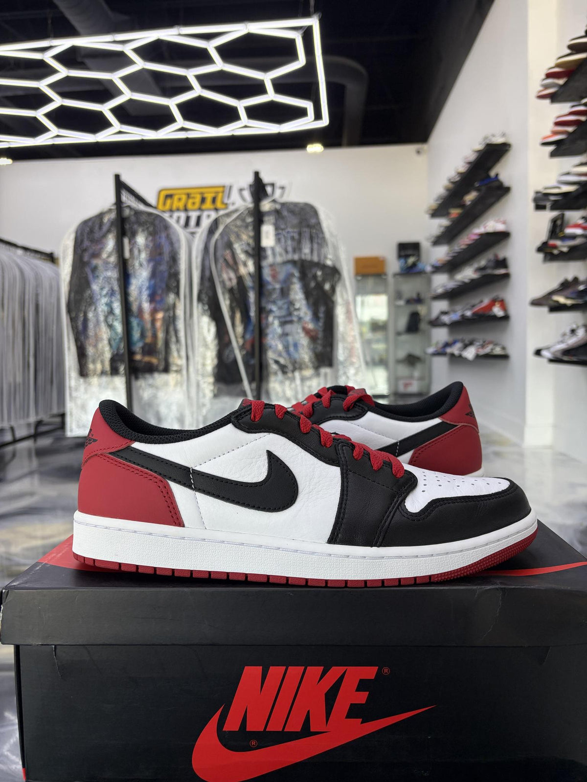 Jordan 1 Low "Black Toe" Used Size 10.5