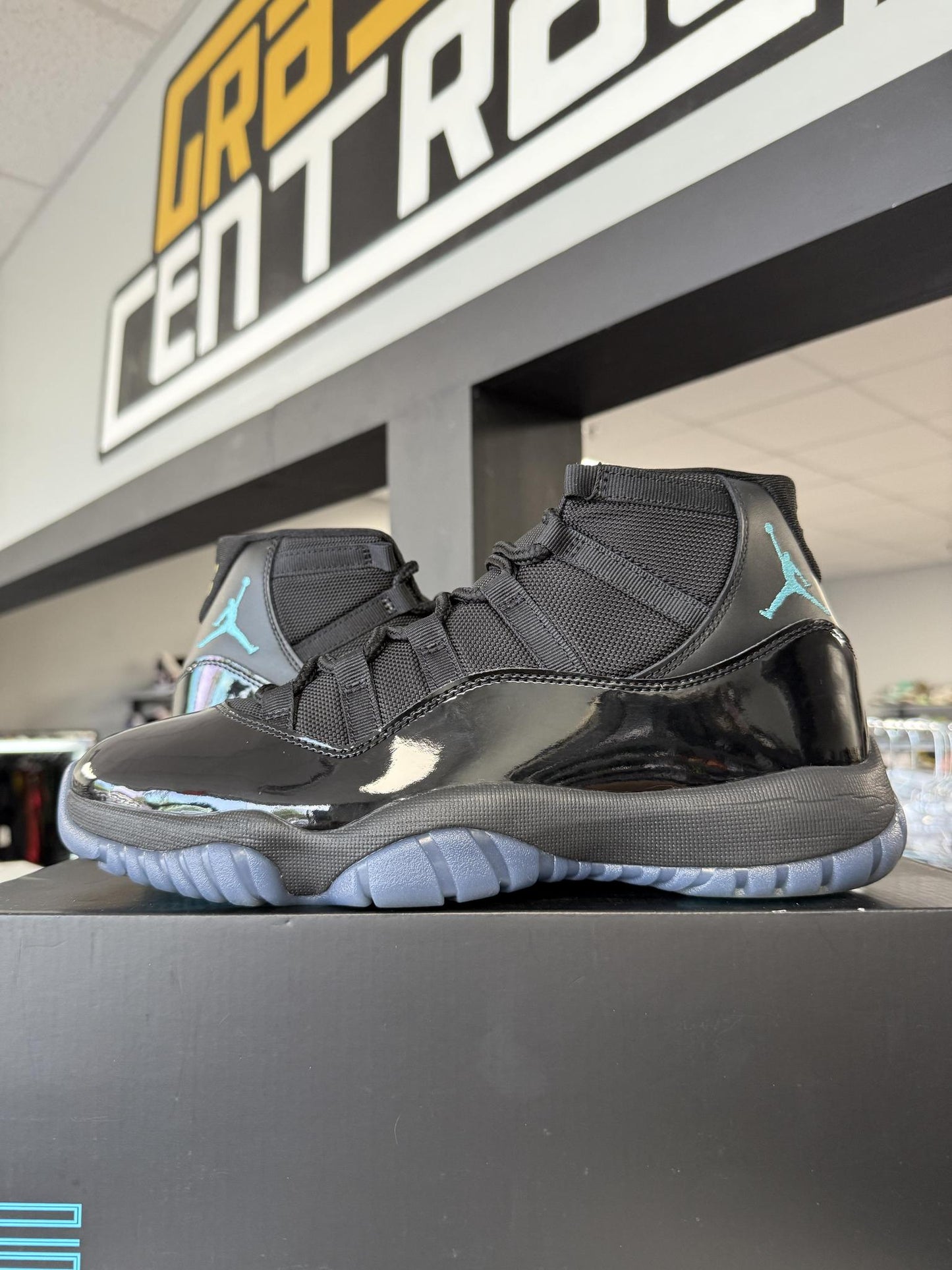 Jordan 11 "Gamma" Used Size 10