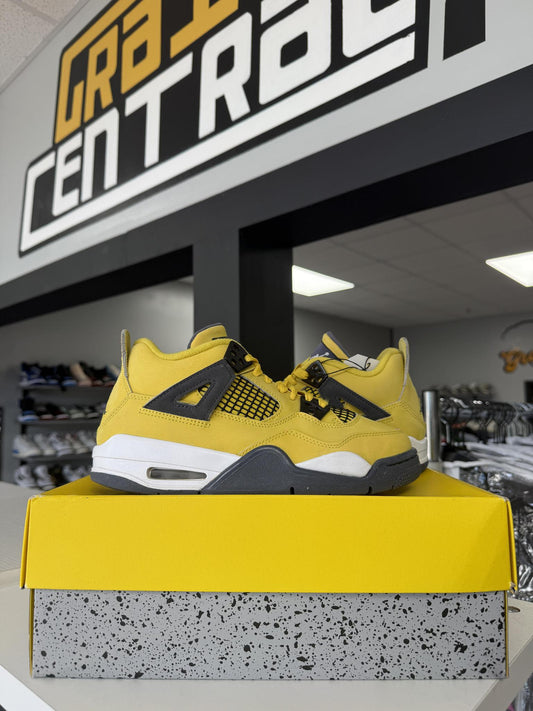 Jordan 4 "Lightning" Used Size 5.5Y/7W