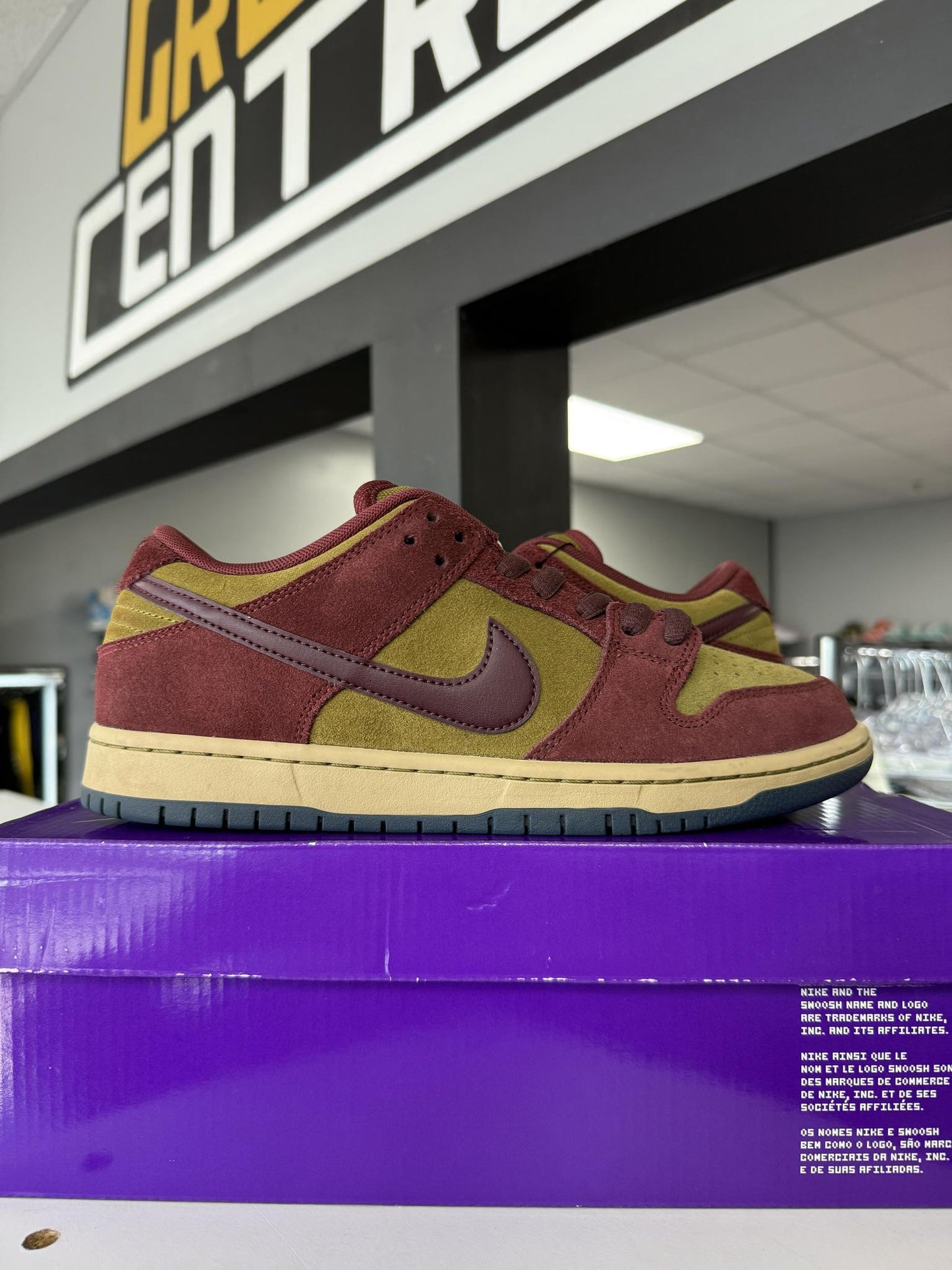 Nike SB Dunk Low "Burgundy Bordeaux" Used Size 9.5