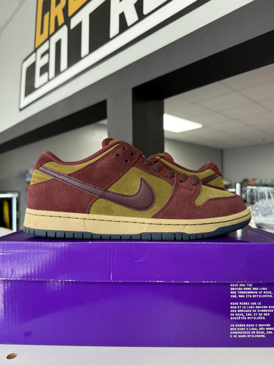 Nike SB Dunk Low "Burgundy Bordeaux" Used Size 9.5