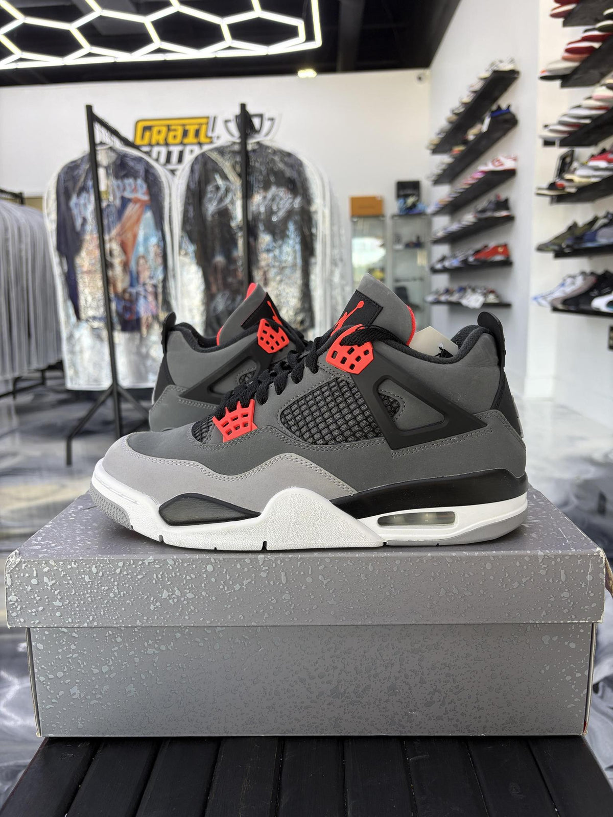 Jordan 4 "Infrared" Used Size 8