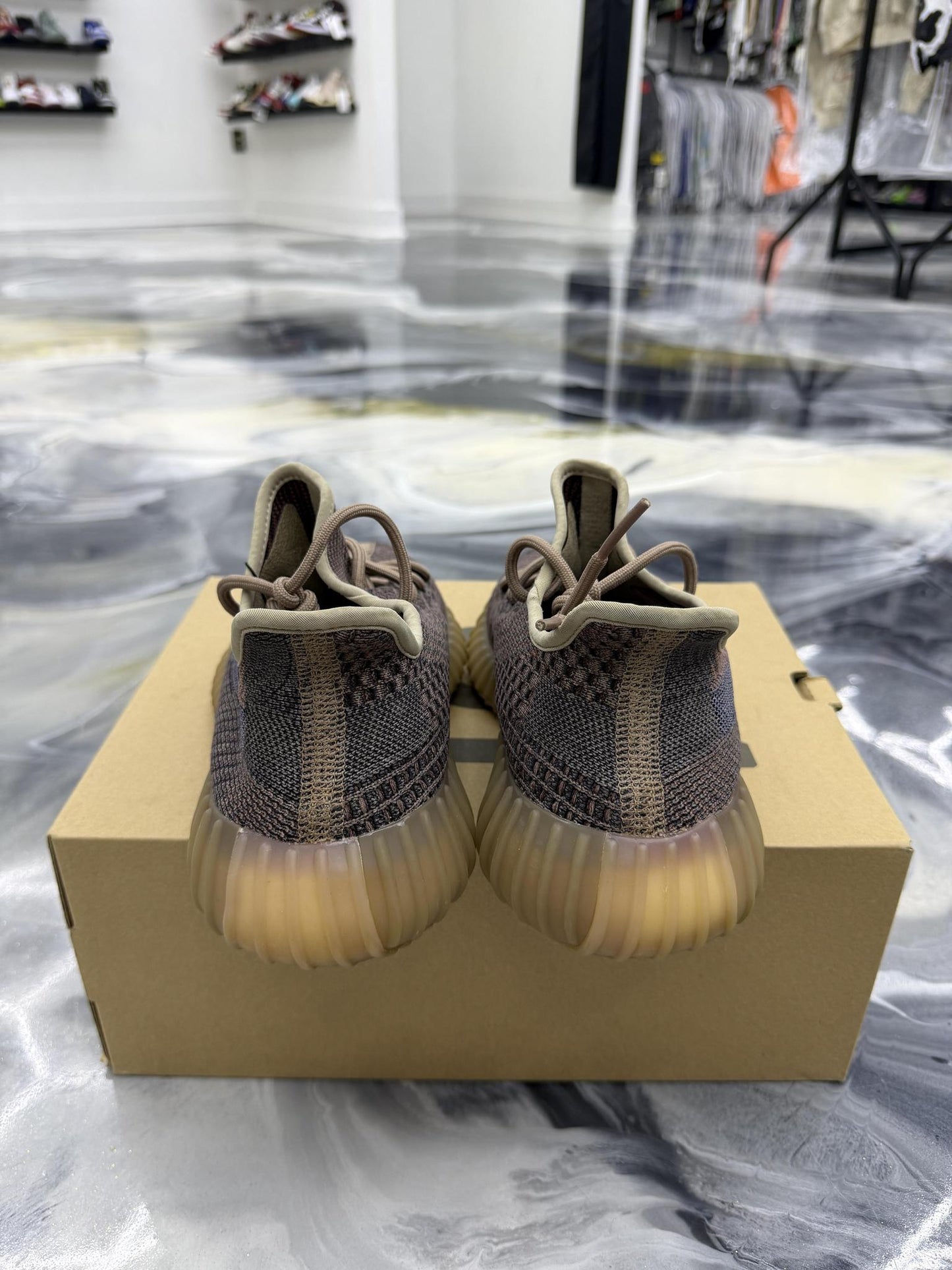 Adidas Yeezy 350 "Fade" Used Size 9
