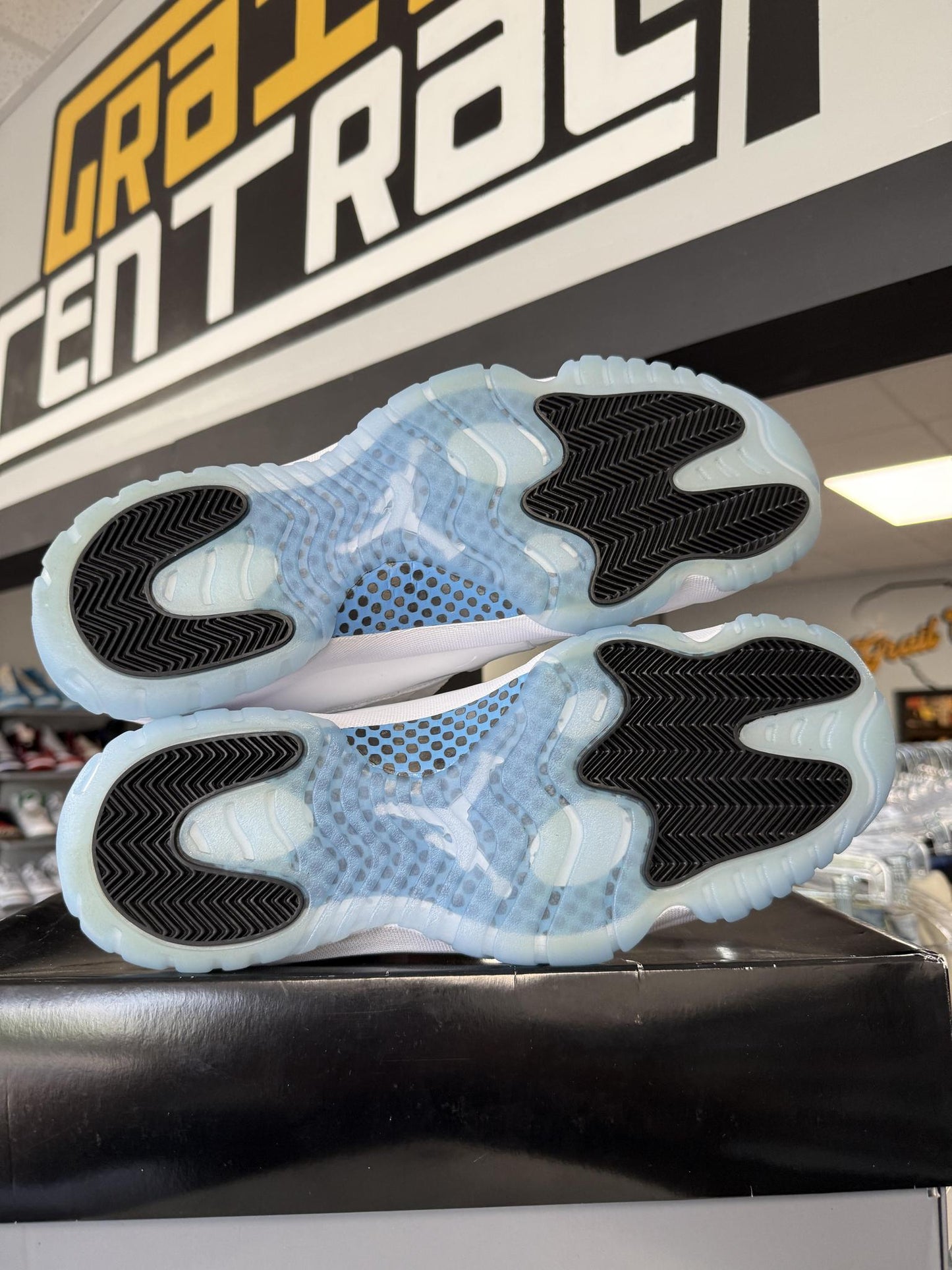 Jordan 11 "Legend Blue" Used Size 13