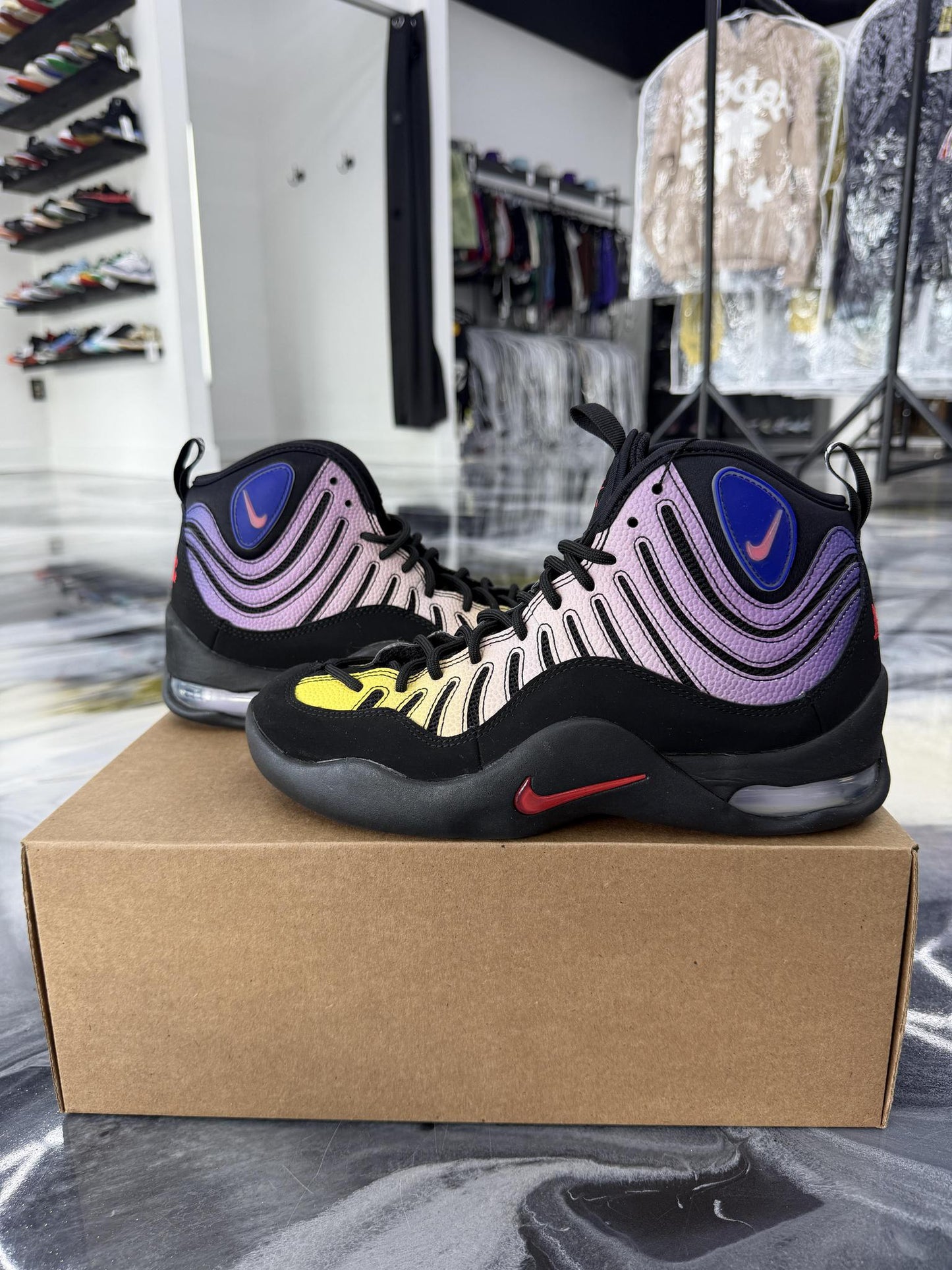 Nike Air Bakin "Supreme" Used Size 7