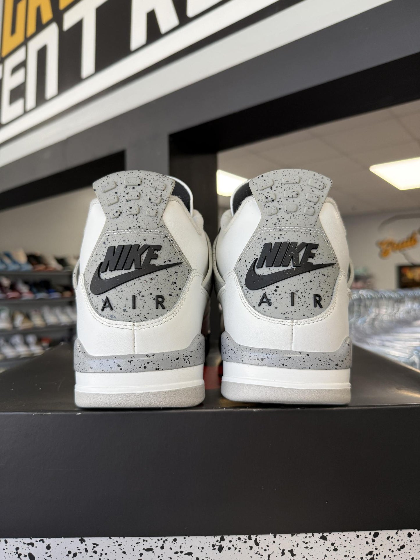 Jordan 4 "White Cement" Used Size 11.5