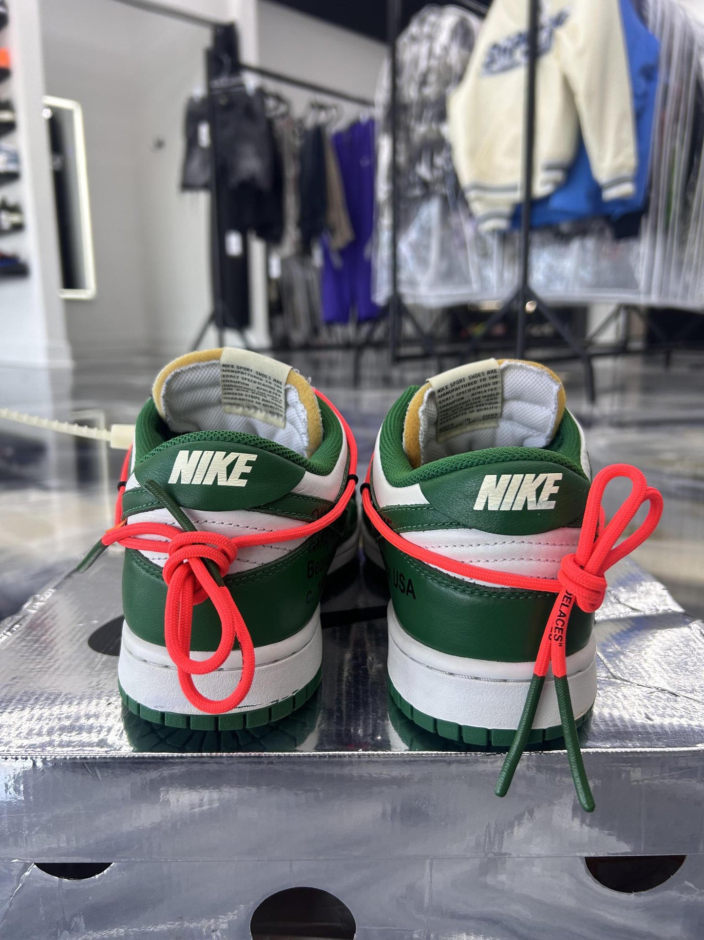 Nike Dunk Low Off-White "Pine Green" Used Size 9.5