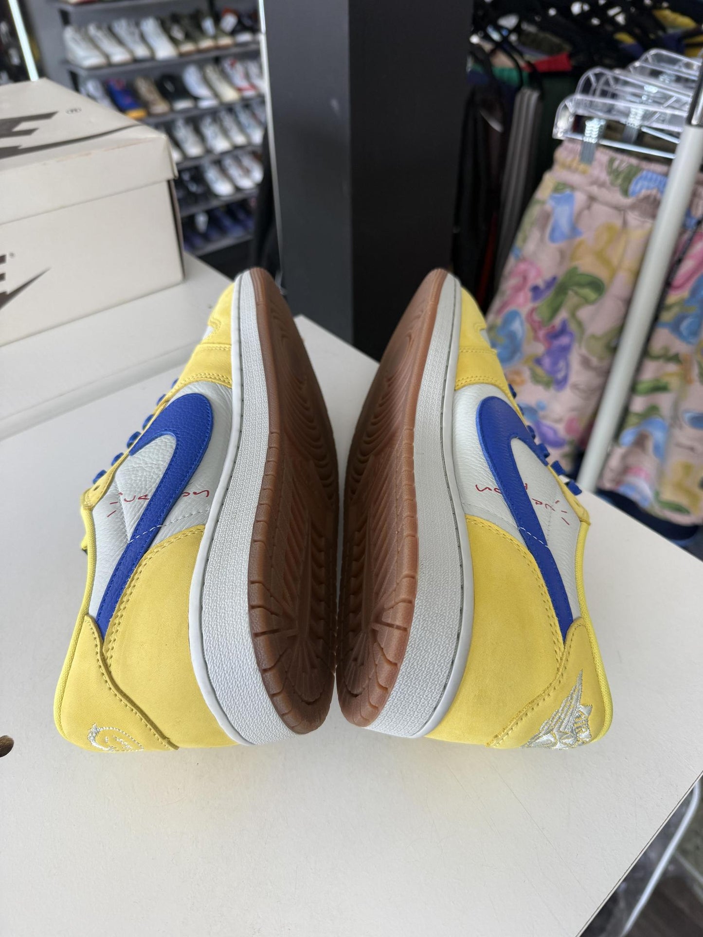 Jordan 1 Low x Travis Scott "Canary" Used Size 11