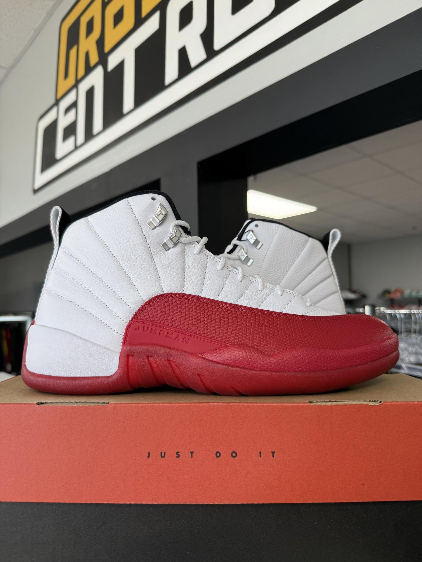 Jordan 12 "Cherry" Used Size 13